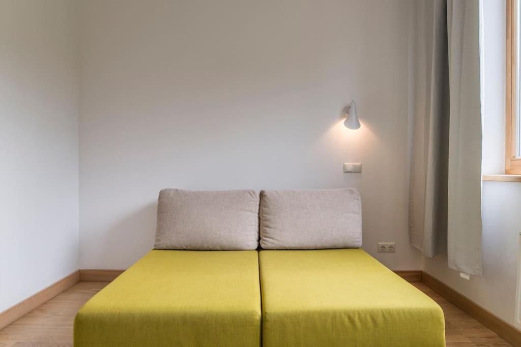 Appartement Stunning 2 Bedroom In Quite Part Of *